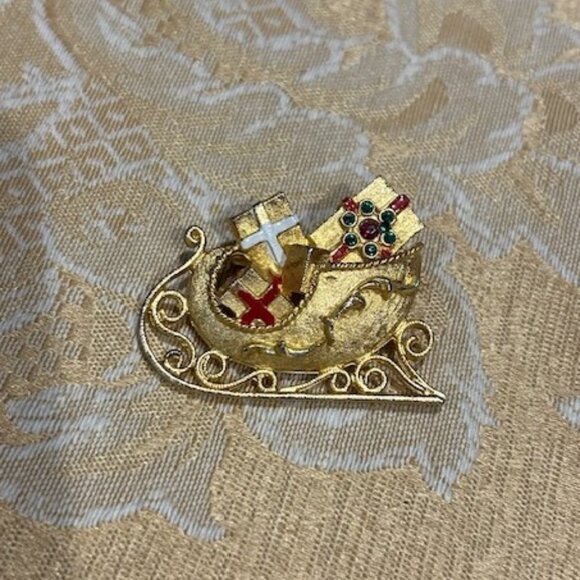 HOLIDAY🎄🎄MYLU Gold Christmas Santa’s Sleigh BROOCH - Picture 4 of 7